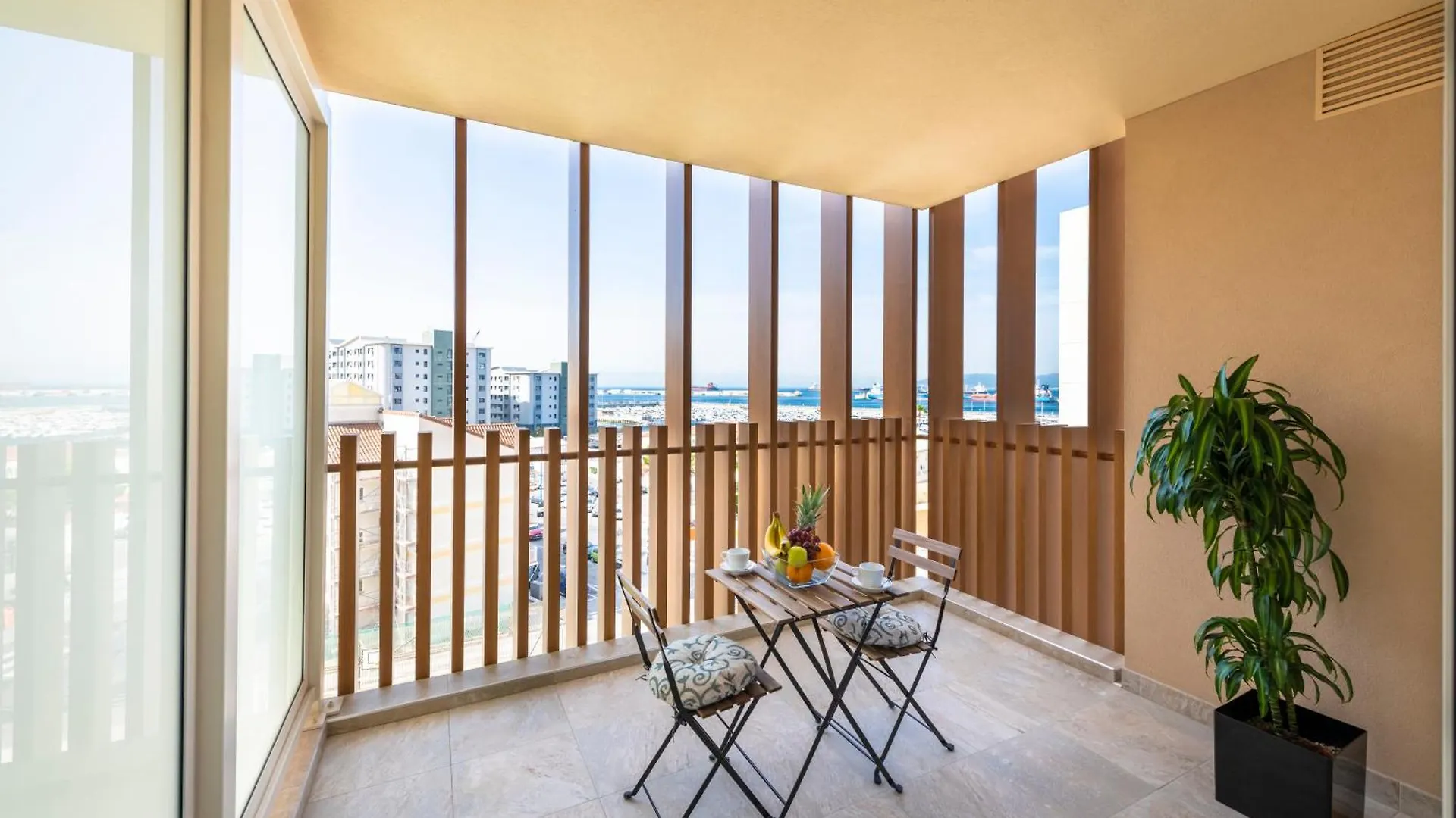 Bentley Holiday Apartments - West One Gibraltar