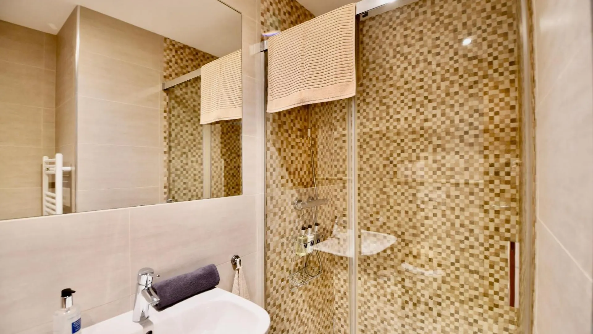 Bentley Holiday Apartments - West One Gibraltar